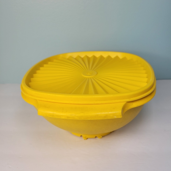 TUPPERWARE SERVALIER 858-4 Brown Bowl (Yellow bowl 836-8 Lid 837-6 Damaged) VTG - Picture 10 of 16